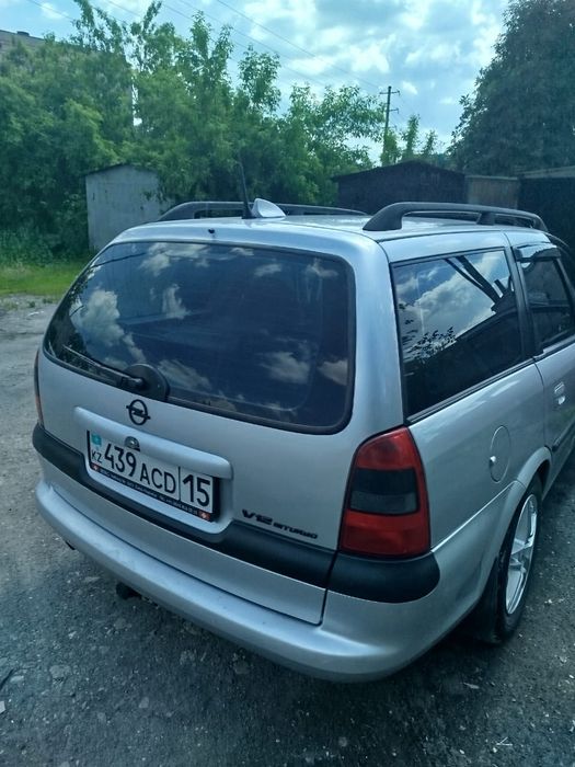 Продам авто опельвектра б