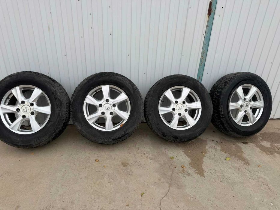 Продам комплект колёс с дисками