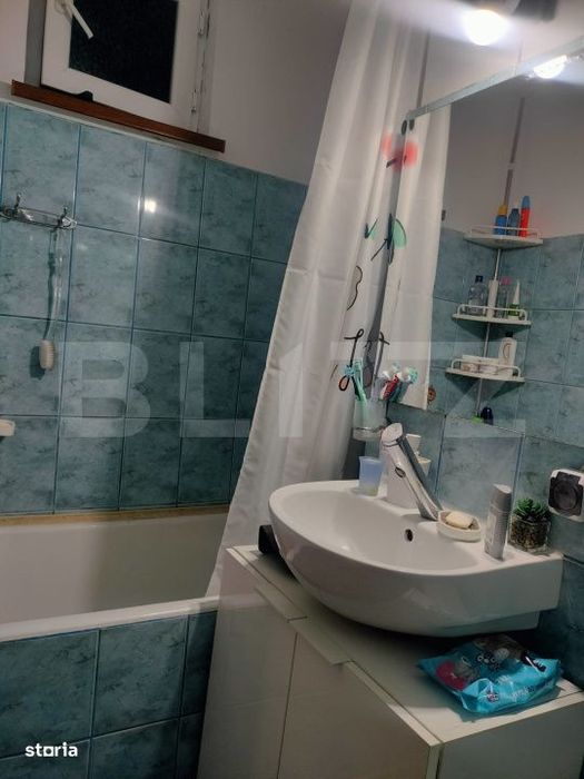 Apartament de vanzare, cu 2 camere, spatios si complet renovat, zona B