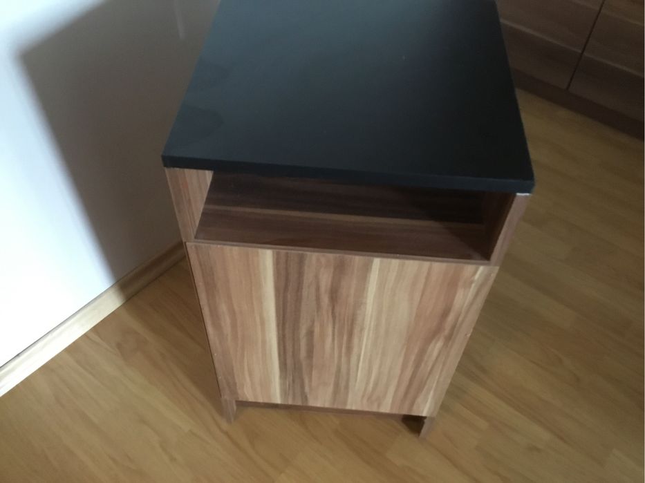 Шкаф с чекмеджета