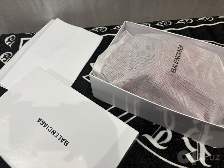 Balenciaga arena