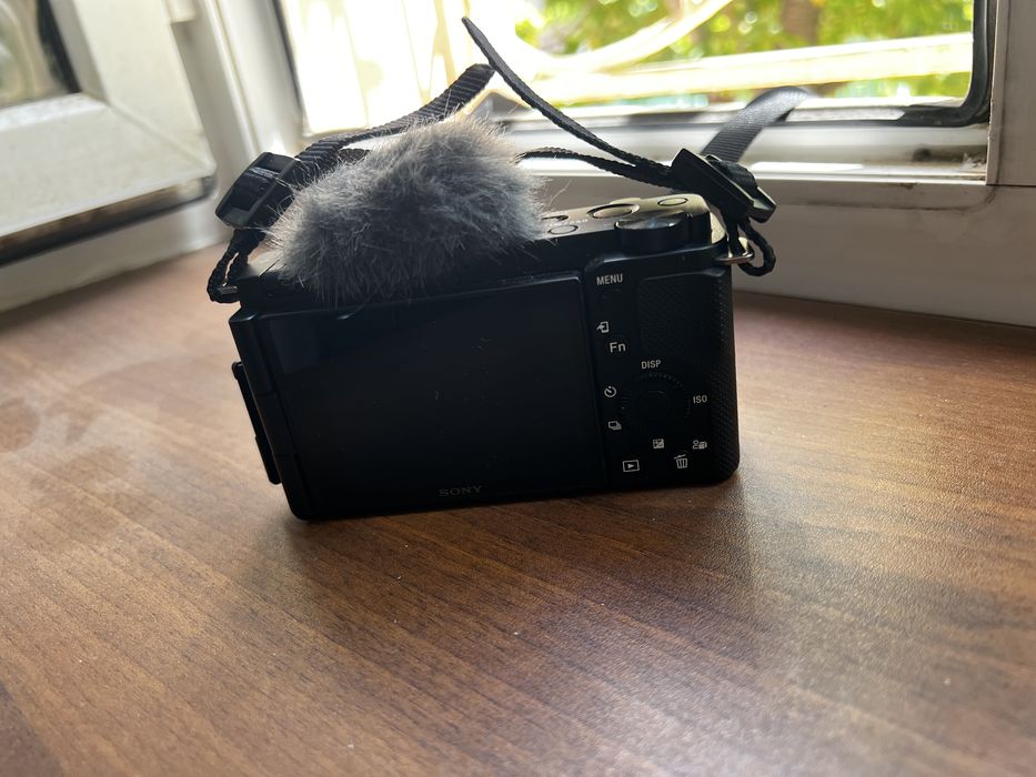 Sony zv E-10 camera va sandisk 64