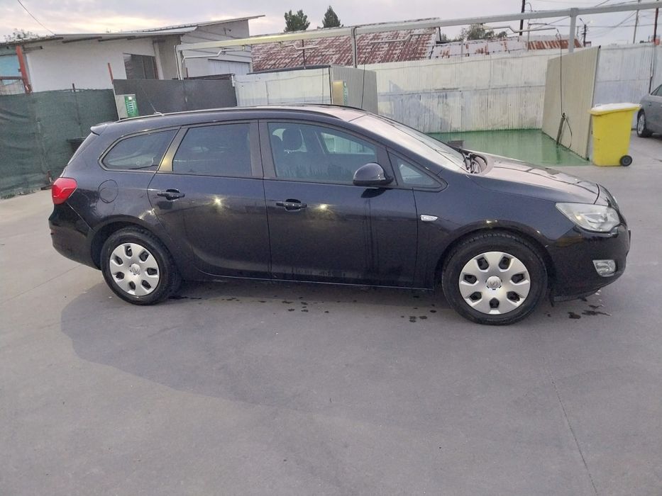 Opel Astra j 2011