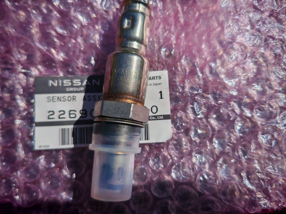 Нова, оригинална ламбда сонда Nissan с номер 22690-ED000.