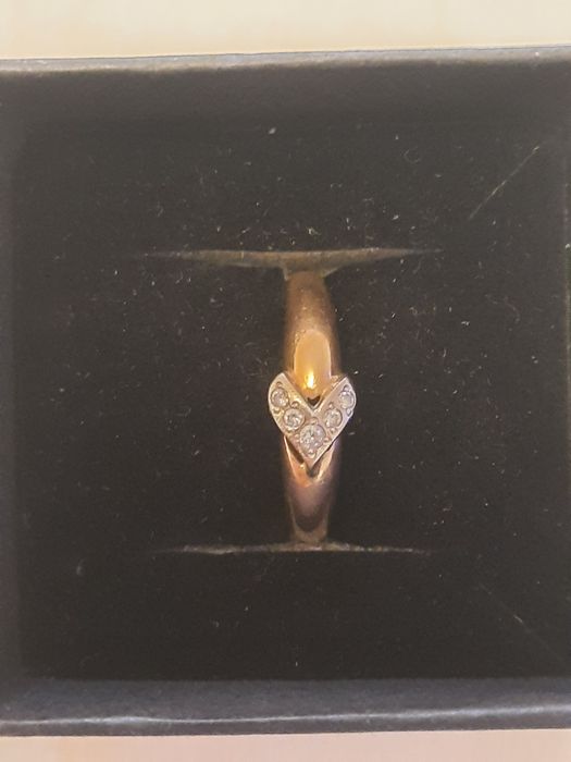 Продаётся золотое кольцо