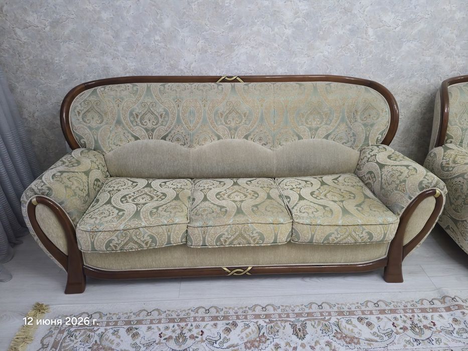 Продам комплект диваны