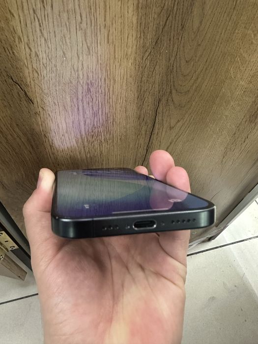 Продам айфон 15 про 256 гб