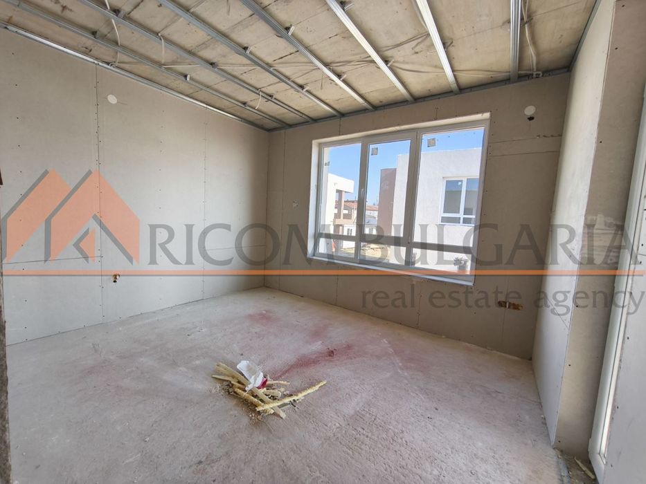 Къща в Варна-м-т Боровец - юг площ 200