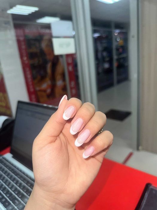 Маникюр и педикюр с покрытием