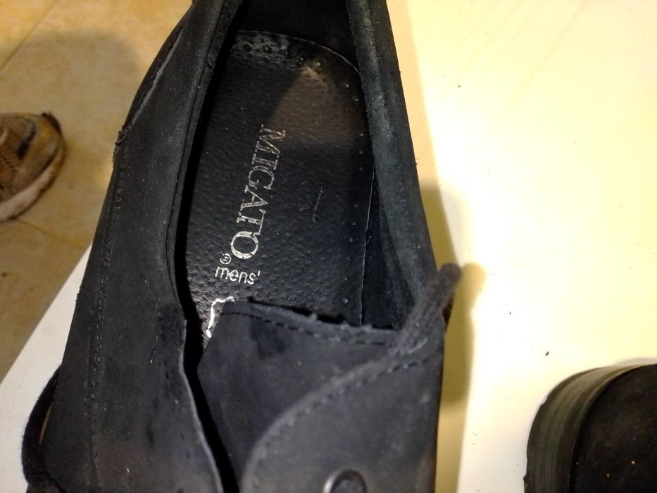 Много елегантни велурени обувки