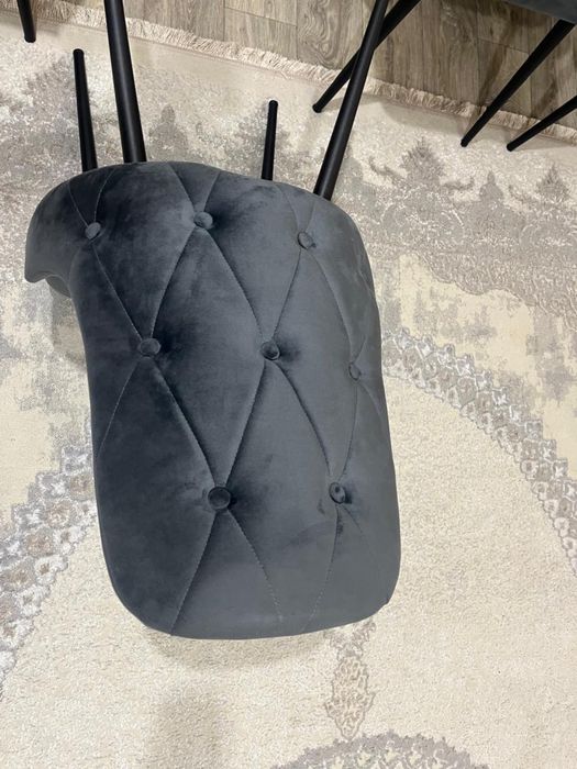 Велюр стул серого цвета б/у.