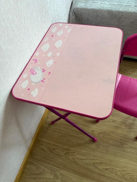 Продается детский стол со стульчиком