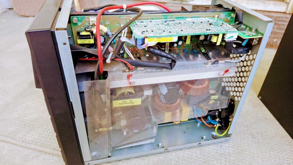 UPS nJoy Aten 1000 – 1000VA / 800W – Online, dublă conversie – baterii schimbate în 2025