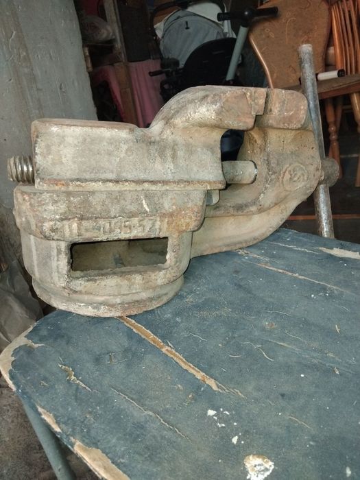 Тиски  600 минг сум