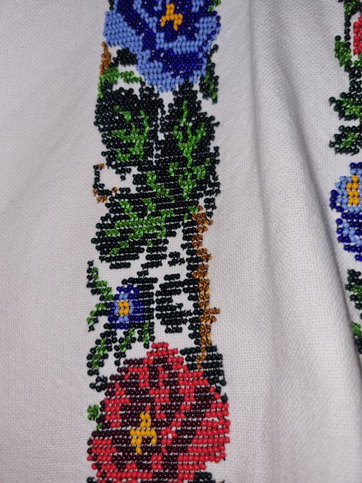 Cămăși cusute cu mărgele, fir continuu, bărbat-femeie.