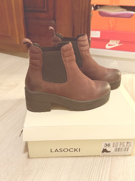 Botine/ ghete din piele CCC, marimea 36