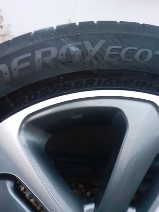 Set jante aliaj Hyundai 5x114,3 cu anvelope