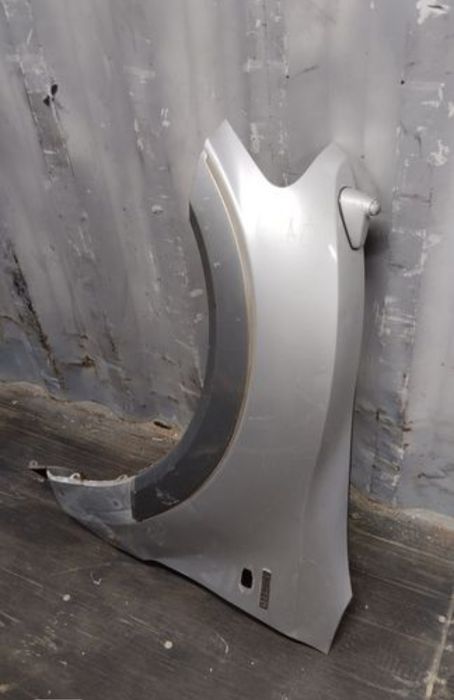 Крыло левое Mitsubishi Pajero 3