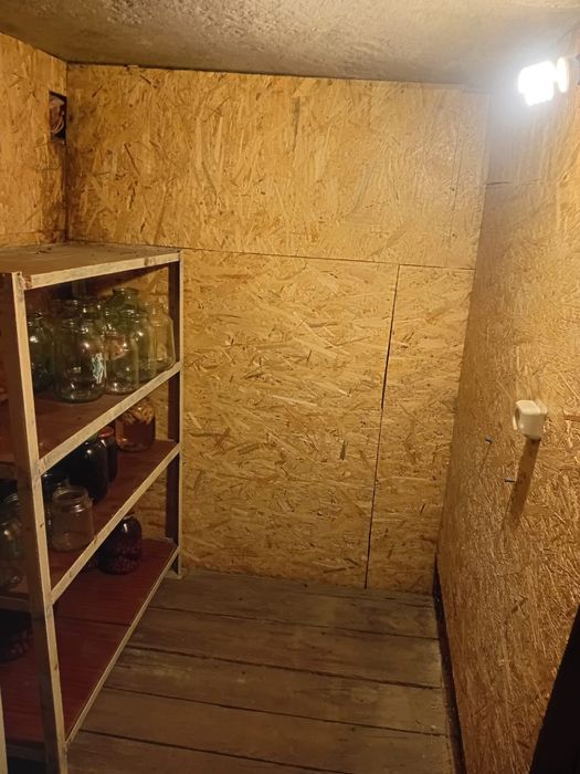 Продам  гараж  Восток- Прибор