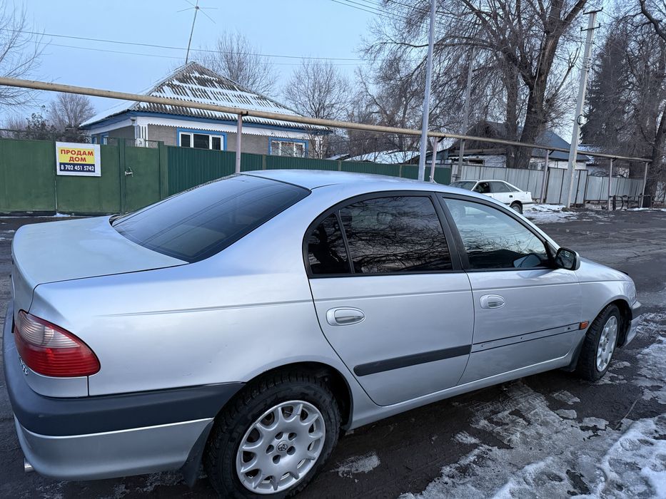 Tayota avensis