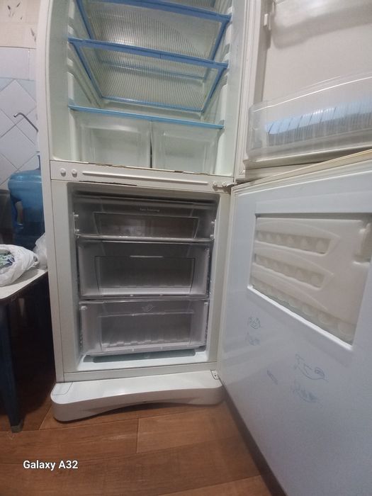 Продам холодильник Indesit C138G. 185/60/66,5