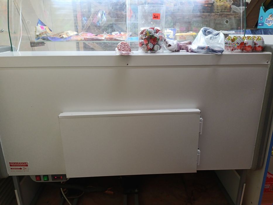 Продам витринный холодильник