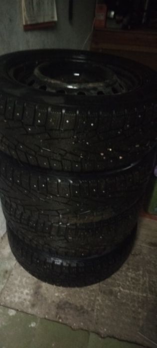 Колесо продам зимнии