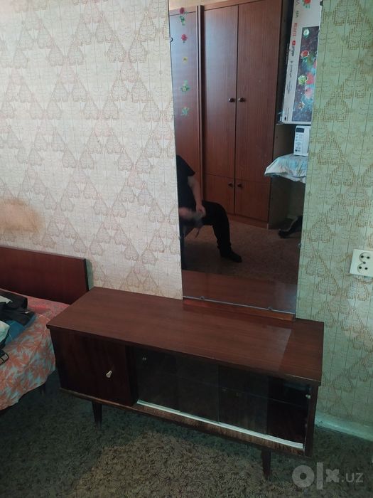 Продается  трюмо