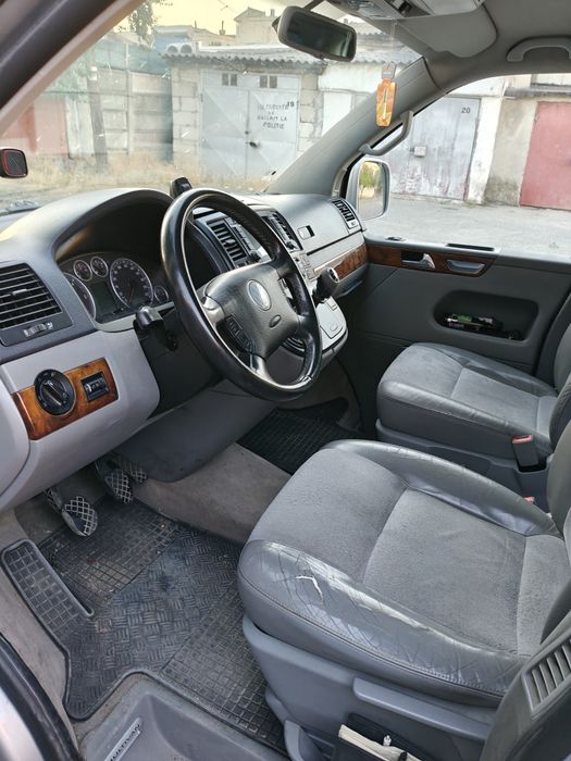 T5 Multivan 2004 motor 2.5 cu 174 cp .