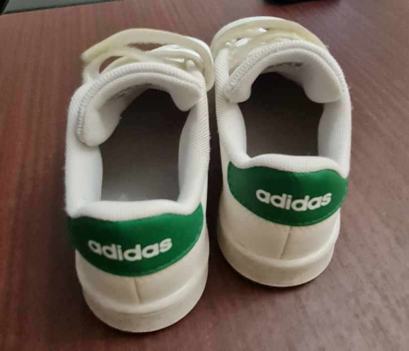 Детские кроссовки Adidas Advantage