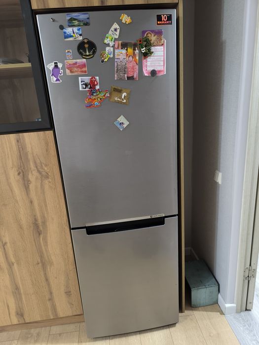 Холодильник Samsung