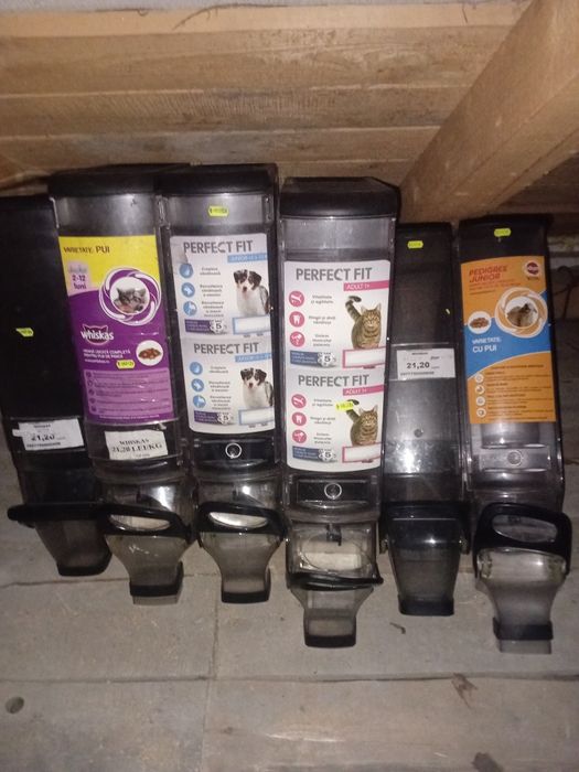 Dozatoare mancare animale companie