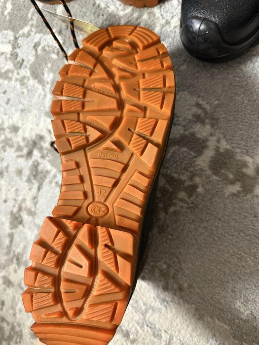 Ботинки заводские 42 размер