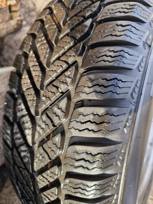 Зимни гуми Diplomat Winter ST 15 сола 205/65 като нови