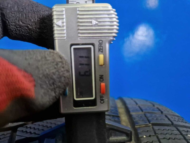 2 Hankook R17 215/55
зимни гуми DOT4219