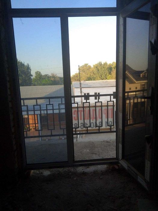 Продается 2х комн квартира 63кв на 3м этаже Маданият цена 22200 у.е