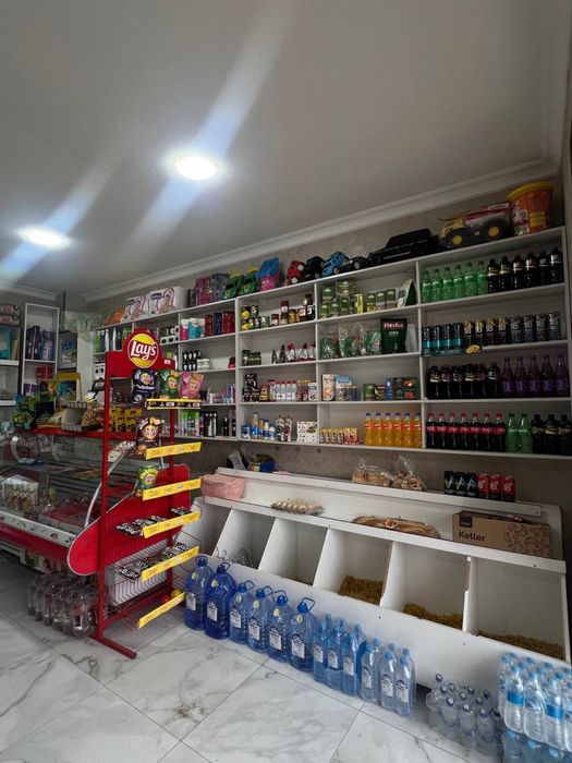 Oziq ovqat do’koni sotiladi