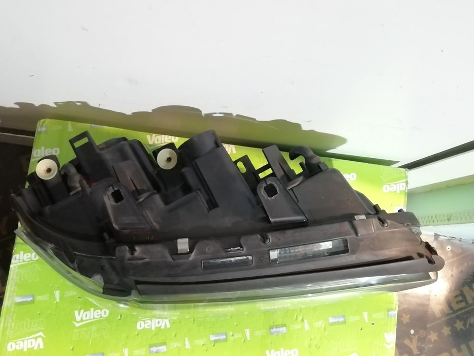 Фар Фарове за БМВ 7 Е65 / BMW 7 E65 Bi-Xenon.