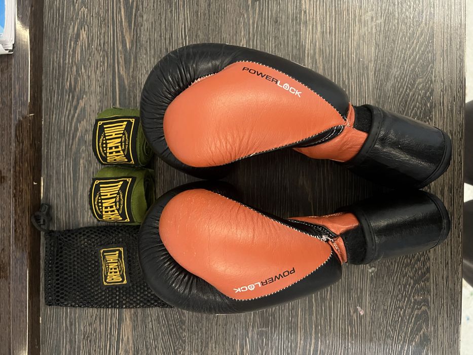 Боксерские перчатикр