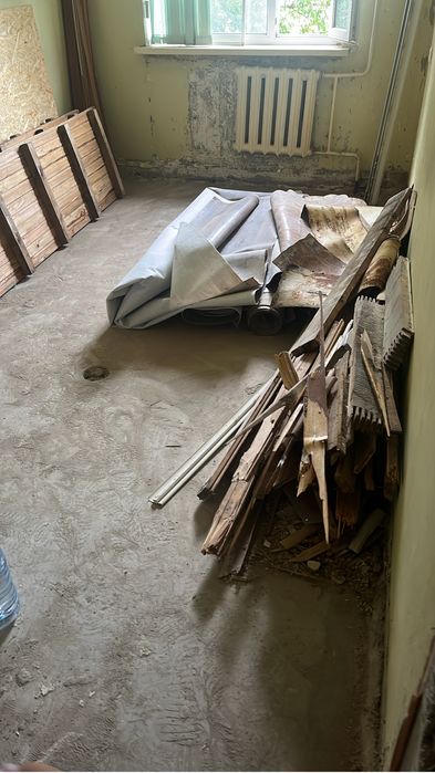 Пол деревянный и двери