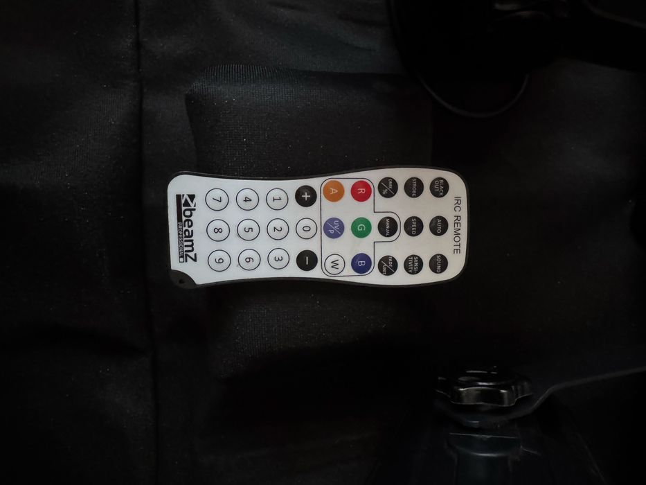 Lampa BeamZ 4soma cu stativ