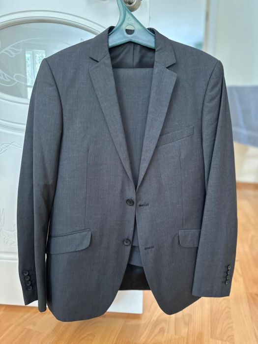 Продам мужской костюм