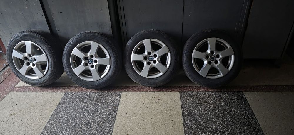 Vând jenti cu cauciucuri de vară