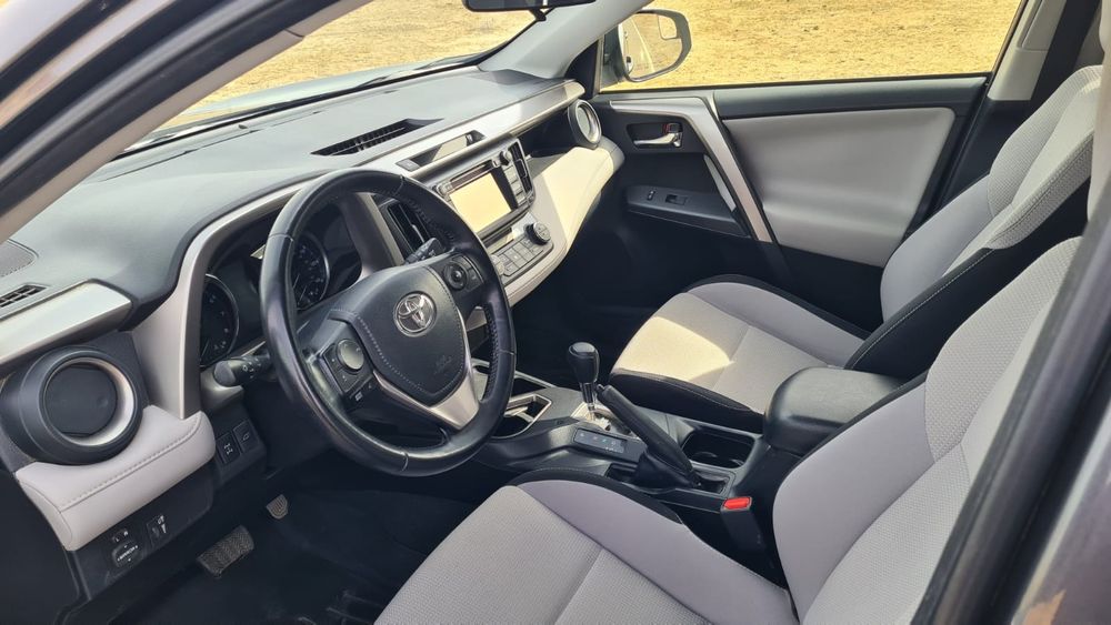 Toyota Rav 4 сатылады.