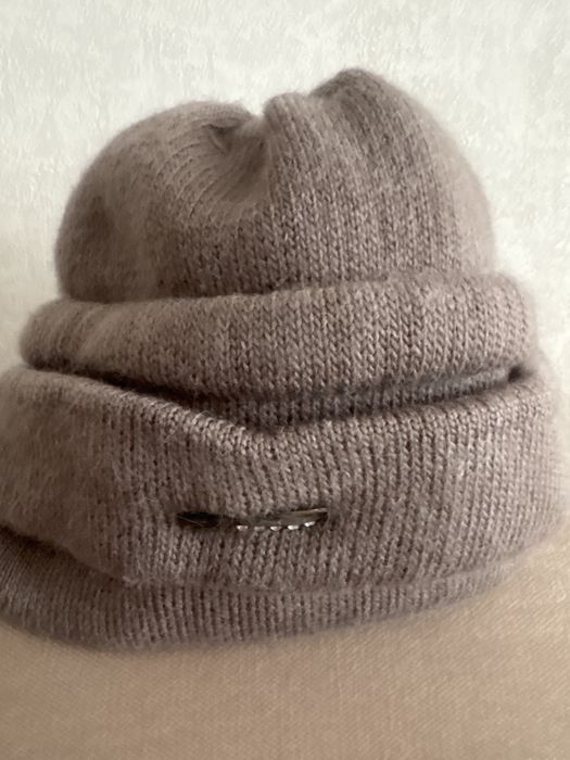 Продам  зимние и осенние шапочки