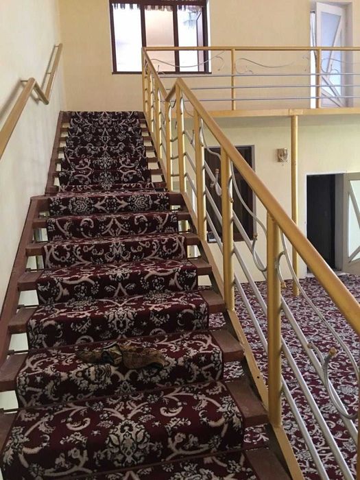 2 qavatli hovli sotiladi