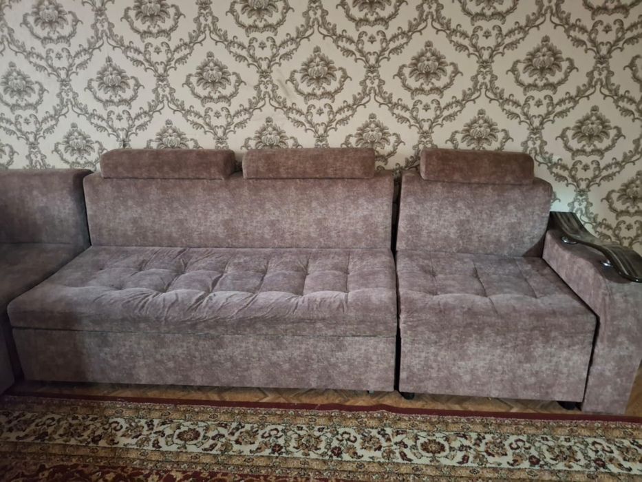 ПРОДАЕТСЯ б/у ДИВАН ,цена 20 000 тг