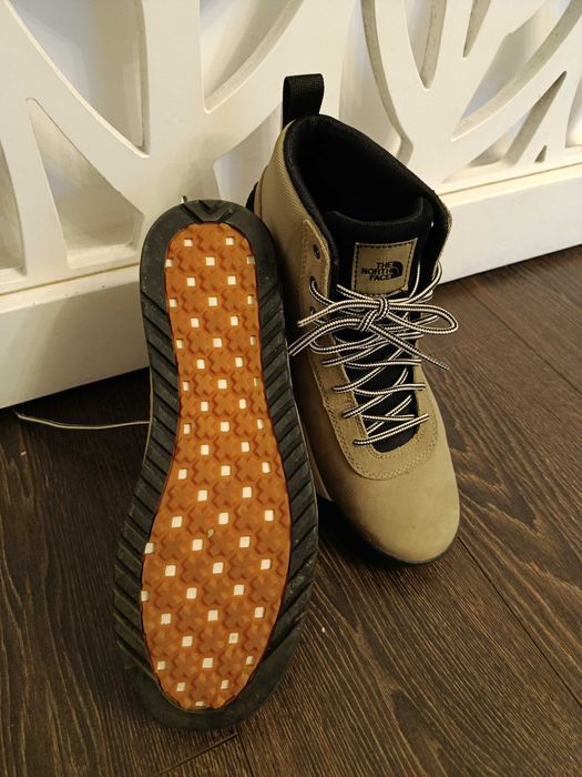 Ghete The North Face. Noi. Mărimea 43.