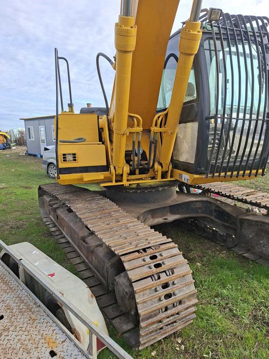 Excavator JCB JS 200 pe șenile, an 2004 – funcțional – 15.500 €