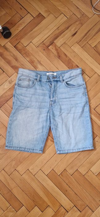 Дънкови къси панталони на Review